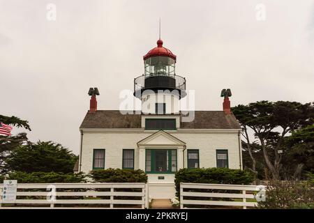 Point Pinos Lighthouse nel Pacifico un boschetto, California Foto Stock