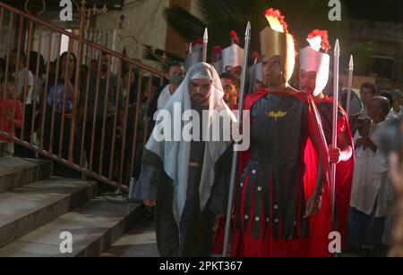 Serrinha, bahia, brasile - 6 aprile 2023: La processione di Fogareu segna la settimana Santa nella città di Serinha. Foto Stock