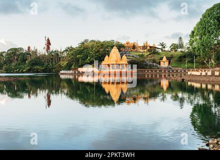 Grand Bassin Temple (Ganga Talao) - un luogo sacro per il pellegrinaggio degli indù nel distretto di Savanne, Mauritius. Foto Stock