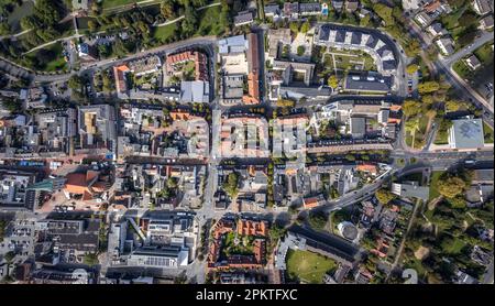 Vista aerea, zona residenziale Nordenwall e Oststraße con chiesa parrocchiale cattolica di San Agnes e alto bunker Widumstraße nel quartiere Mitte in Hamm Foto Stock