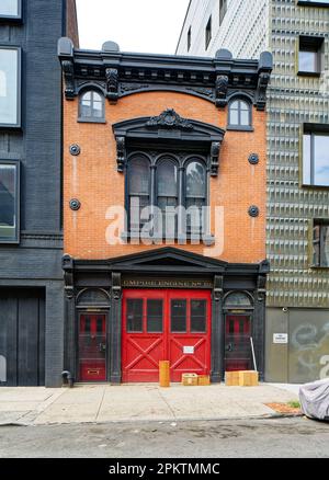 Empire Engine No. 19 Firehouse, convertito ad uso residenziale, risale al 1863 e conserva i dettagli storici, anche se non landmarked. Foto Stock