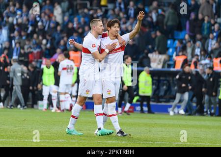 Waldemar ANTON (sinistra, S) e Hiroki ITO (S) sono felici dopo la fine della partita, calcio 1st Bundesliga, 27th matchday, VfL Bochum (BO) - VfB Stuttgart (S) 2: 3 il 04/09/2023 a Bochum/Germania. Foto Stock