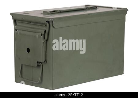 US Army verde metallo .50 cal munizioni scatola isolato su bianco. Foto Stock