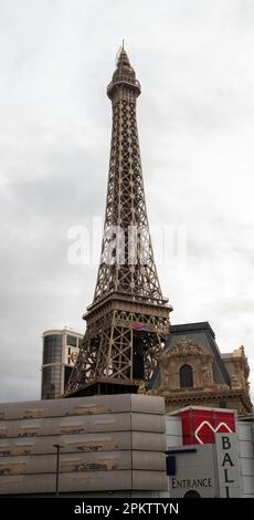 Torre Eiffel dell'hotel di Parigi su Las Vegas Boulevard, The Strip, a Las Vegas, Nevada USA. Foto Stock