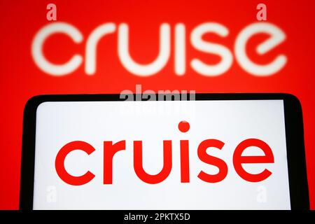 In questa immagine, il logo Cruise LLC viene visualizzato sullo schermo di uno smartphone e di un pc. Foto Stock