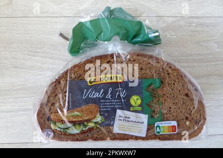 Brot / Schwarzbrot / vom Supermarkt / in der Packung / verpackt, eingepackt Foto Stock