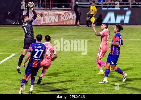 Partite di calcio durante la partita di campionato tailandese allo stadio PAT, Klong Toey, Bangkok, Thailandia tra Port FC e Sukhothai Foto Stock