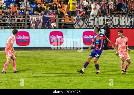 Partite di calcio durante la partita di campionato tailandese allo stadio PAT, Klong Toey, Bangkok, Thailandia tra Port FC e Sukhothai Foto Stock