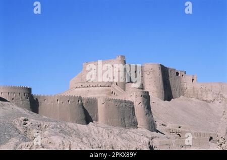 Iran - Bam, provincia del Kerman: La fortezza - la cittadella di Arg-e Bam - la più grande struttura di adobe del mondo - risalente almeno al 500BC. Patrimonio mondiale dell'UNESCO Foto Stock