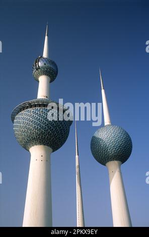 Medio Oriente e gli stati del Golfo, Kuwait, le torri d'acqua, uno dei principali luoghi di interesse di Kuwait City. Foto Stock