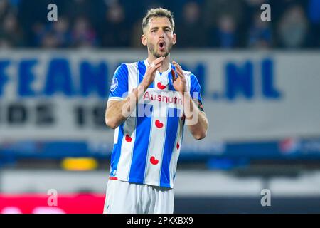 08-04-2023: Sport: Heerenveen contro Volendam HEERENVEEN, PAESI BASSI - APRILE 8: Pawel Bochniewicz (SC Heerenveen) durante la partita di Eredivie tra SC Foto Stock