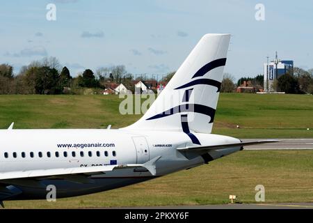 Aegean Airlines Airbus A320-232 all'aeroporto di Birmingham, Regno Unito (SX-DGB) Foto Stock