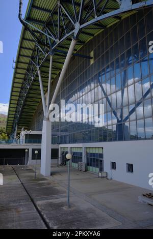 La Sala Olimpica Galatsi è ora utilizzata come ufficio fiscale ad Atene Foto Stock