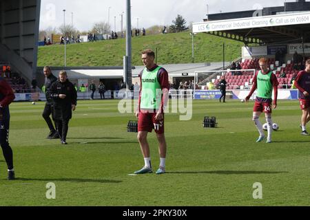 Northampton, Regno Unito. 10th aprile 2023. I giocatori di Northampton si scaldano prima della partita della Sky Bet League 2 tra Northampton Town e Gillingham al PTS Academy Stadium di Northampton lunedì 10th aprile 2023. (Foto: John Cripps | NOTIZIE MI) Credit: NOTIZIE MI & Sport /Alamy Live News Foto Stock