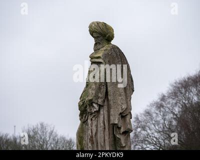 Statua che personifica la Turchia di Barone Carlo Marochetti situata nel Parco del Palazzo di Cristallo. Realizzato per il Crystal Palace di Sydenham, inaugurato nel 1854. Foto Stock