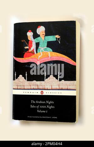 The Arabian Nights Tales of 1001 Nights Volume 1. Classici dei pinguini. Libro cartaceo. Foto Stock