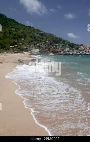 Spiaggia e paesaggio di Ao Tanote Beach sull'isola di Ko Tao nella provincia di Surat Thani in Thailandia, Thailandia, Ko Tao, marzo 2010 Foto Stock