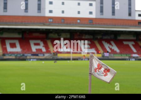 Londra, Regno Unito. 10th Apr, 2023. Una visione generale dello stand Tommy Johnston prima del calcio di inizio durante la partita della EFL Sky Bet League 2 tra Leyton Orient e Harrogate al Breyer Group Stadium, Londra, Inghilterra il 10 aprile 2023. Foto di Carlton Myrie. Solo per uso editoriale, licenza richiesta per uso commerciale. Non è utilizzabile nelle scommesse, nei giochi o nelle pubblicazioni di un singolo club/campionato/giocatore. Credit: UK Sports Pics Ltd/Alamy Live News Foto Stock