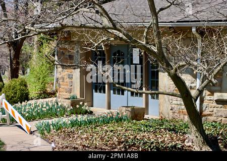 Daffodil Hall di Daffodil Hill al Lake View Cemetery a Cleveland, Ohio Foto Stock