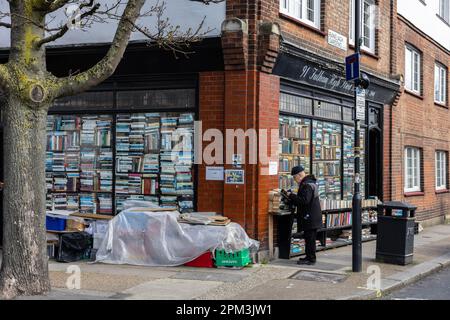 Libreria tradizionale indipendente, situata sui Ranelagh Gardens, Putney Bridge, Londra sud-occidentale, Inghilterra, Regno Unito Foto Stock