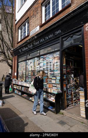 Libreria tradizionale indipendente, situata sui Ranelagh Gardens, Putney Bridge, Londra sud-occidentale, Inghilterra, Regno Unito Foto Stock