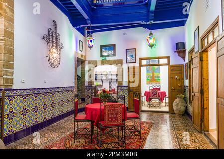 Marocco, Marrakech Safi regione, Essaouira, patrimonio mondiale dell'UNESCO, Dar Halima o D'ART Halima è un autentico riad di oltre 3 secoli di età situato nel cuore della medina e che ha conservato le sue tessere zellij autentici marocchini Foto Stock