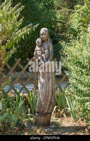 Francia, Gers, Boulaur, abbazia cistercense di San Statua di Maria, Vergine e Bambino in legno Foto Stock