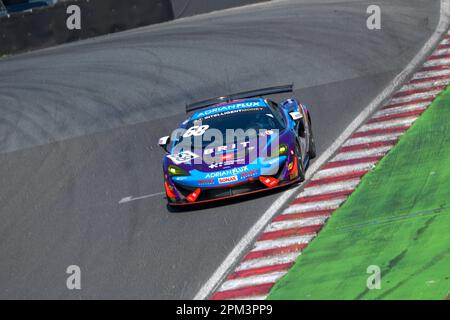 British GT Championship, 2023 Intelligent Money, Oulton Park Racing Circuit, Team Brit, Aaron Morgan, Bobby Trundley, McLaren 570S GT4 Foto Stock