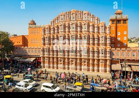 India, stato del Rajasthan, Jaipur, dichiarato patrimonio mondiale dall'UNESCO, il Palazzo dei Venti o Hawa Mahal Foto Stock