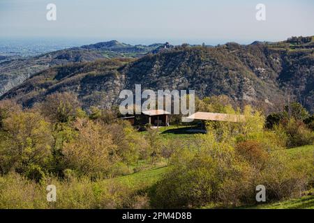 Villaggio rurale nell'Appennino Emiliano Toscano Foto Stock