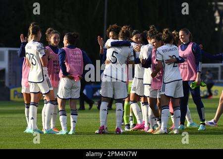 Roma, Italia. 11th Apr, 2023. L'Italia saluta i tifosi durante l'International friendly Match tra le donne d'Italia e le donne colombiane allo Stadio tre Fontane il 11th aprile 2023 a Roma. Credit: Live Media Publishing Group/Alamy Live News Foto Stock