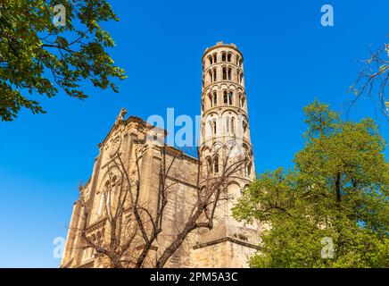 Cattedrale di Saint Théodorit d'Uzès e la torre Fenestrelle a Uzès, nelle Cévennes, Gard, in Occitanie, Francia Foto Stock