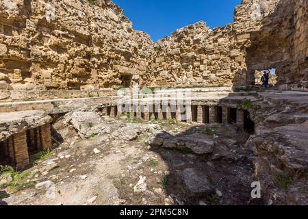 Rovine dell'antica città-regno dell'età del ferro di Salamis vicino ad Agios Sergios, Cipro Foto Stock