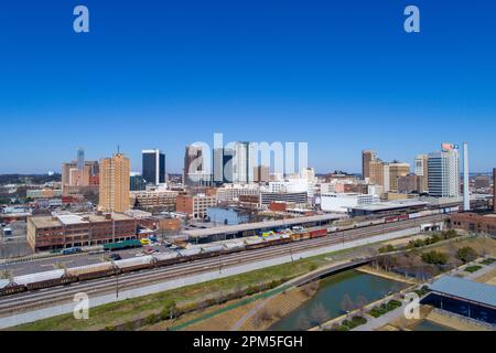 Birmingham, Alabama skyline in una giornata di sole Foto Stock