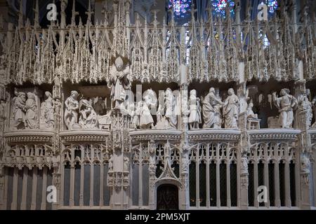 La parete del coro, Cattedrale di Chartres, Francia Foto Stock