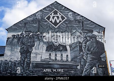 HW, RMS Titanic 14 aprile ,1912 H&W Est 1861 murale, Dee Street, Belfast, Irlanda del Nord, Regno Unito, BT4 1FT Foto Stock
