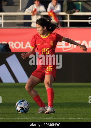 Ibiza, Spagna. 11th Apr, 2023. Chen Qiaozhu della Cina compete durante la partita internazionale di calcio amichevole delle donne tra Spagna e Cina allo stadio Estadi Can Misses di Ibiza, Spagna, il 11 aprile 2023. Credit: Meng Dingbo/Xinhua/Alamy Live News Foto Stock