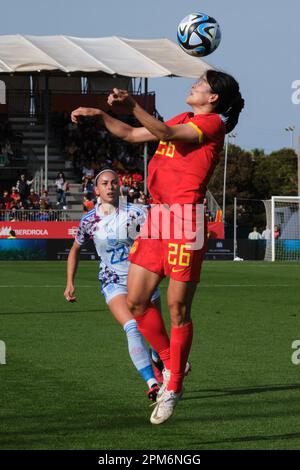 Ibiza, Spagna. 11th Apr, 2023. Chen Qiaozhu della Cina comette durante la partita internazionale di calcio amichevole delle donne tra Spagna e Cina allo stadio Estadi CAN misses di Ibiza, Spagna, il 11 aprile 2023. Credit: Meng Dingbo/Xinhua/Alamy Live News Foto Stock