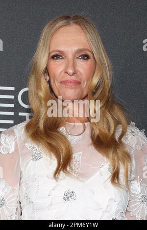 New York, NY, Stati Uniti. 11th Apr, 2023. Toni Collette agli arrivi per MAFIA MAMMA Premiere, AMC Lincoln Square, New York, NY 11 aprile 2023. Credit: Manoli Figetakis/Everett Collection/Alamy Live News Foto Stock