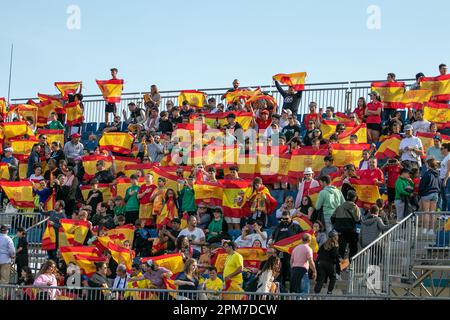 Ibiza, Spagna. 11th Apr, 2023. I sostenitori della Spagna sono visti con bandiere prima del gioco amichevole internazionale delle donne tra la Spagna e la Cina a Can Misses a Ibiza, Spagna. (LEITING GAO/SPP) Credit: SPP Sport Press Photo. /Alamy Live News Credit: SPP Sport Press Photo. /Alamy Live News Foto Stock