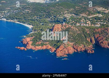 Francia, Var, Esterel corniche, Saint Raphael, Ile d'o isola vista dal capo Dramont (aeriel view) Foto Stock