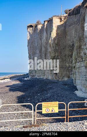 Francia, Seine Maritime, Criel sur Mer, Cote d'Abatre, distretto vittima dell'erosione del litorale, con un ritiro della scogliera di un metro all'anno Foto Stock