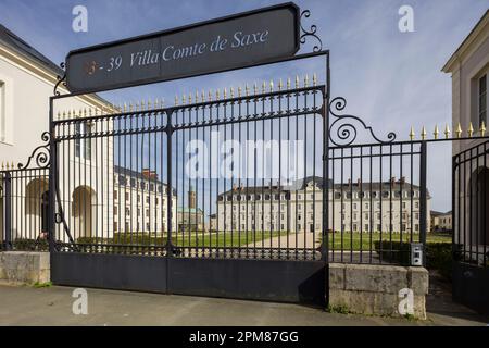 Francia, Loir-et-Cher, Valle della Loira Patrimonio Mondiale dell'UNESCO, Blois, portale degli ex edifici militari trasformati in una residenza Foto Stock