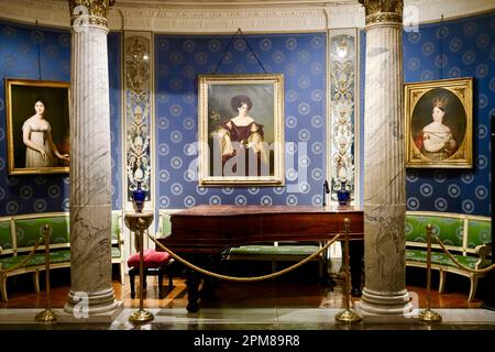 Italia, Lombardia, Milano, Piazza della Scala, museo del teatro lirico italiano la Scala inaugurata nel 1778 e progettata dall'architetto Giuseppe Piermarini Foto Stock
