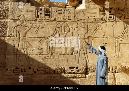 Egitto, Alto Egitto, Valle del Nilo, dintorni di Luxor, la necropoli di Tebe, patrimonio mondiale dell'UNESCO, zona occidentale, Medinet Habou, Tempio di Ramses III Foto Stock