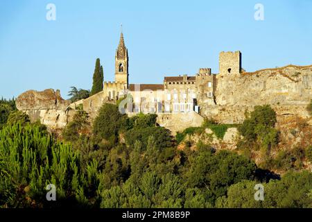 Francia, Gard, Aigueze, etichettati Les Plus Beaux Villages de France (i più bei villaggi di Francia), borgo medievale arroccato sopra l'Ardeche Foto Stock