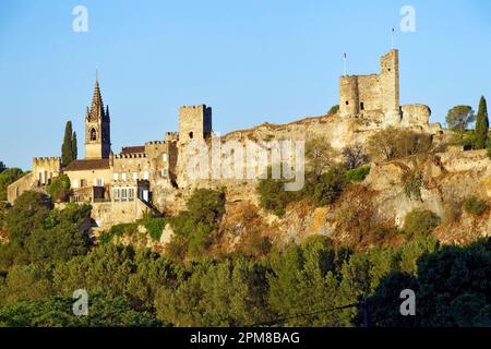 Francia, Gard, Aigueze, etichettati Les Plus Beaux Villages de France (i più bei villaggi di Francia), borgo medievale arroccato sopra l'Ardeche Foto Stock