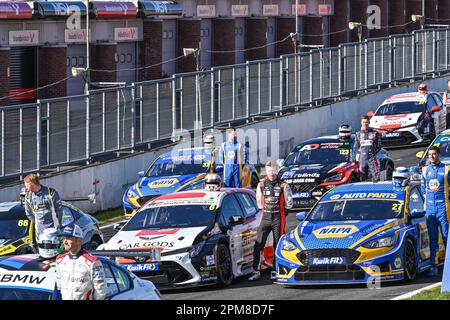 Longfield, Regno Unito. 12th Apr, 2023. Brands Hatch Circuit, Longfield, Kent, Regno Unito il 12 aprile 2023. Concorrenti del Campionato britannico di auto da turismo (BTCC) Kwik Fit 2023 lancio stagionale al Brands Hatch Circuit di Longfield, Kent, Regno Unito il 12 aprile 2023. Credit: Francis Knight/Alamy Live News Foto Stock