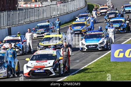 Longfield, Regno Unito. 12th Apr, 2023. Brands Hatch Circuit, Longfield, Kent, Regno Unito il 12 aprile 2023. Concorrenti del Campionato britannico di auto da turismo (BTCC) Kwik Fit 2023 lancio stagionale al Brands Hatch Circuit di Longfield, Kent, Regno Unito il 12 aprile 2023. Credit: Francis Knight/Alamy Live News Foto Stock