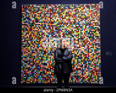 Londra, Regno Unito. 12th Apr, 2023. Ô4096 FarbenÕ di Gerhard Richter, stimano 18-25 milioni di dollari. I punti salienti delle vendite di SothebyÕs maggio che saranno disponibili a Londra il 12-16 aprile in vista delle aste di New York dei prossimi mesi. Credit: Karl Black/Alamy Live News Foto Stock